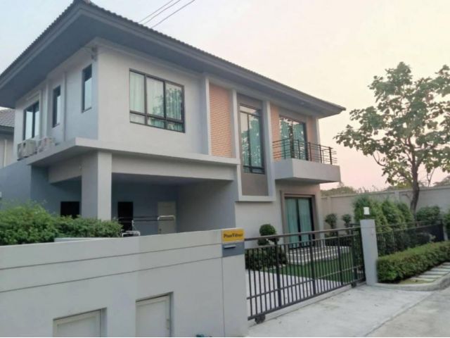 ให้เช่าบ้านเดี่ยว 2 ชั้น พร้อมเฟอร์ มบ. life bangkok boulevard รามอินทรา65