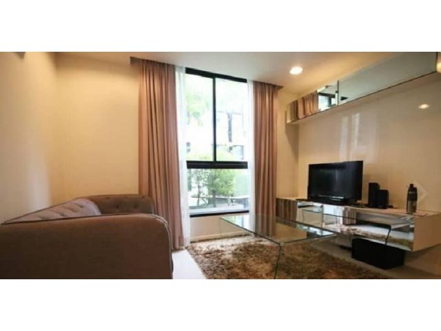 ให้เช่า คอนโด ซีนิธ เพลส สุขุมวิท 42 (Zenith Place Sukhumvit 42 ) 1 ห้องนอน ใกล้มหาลัยกรุงเทพ