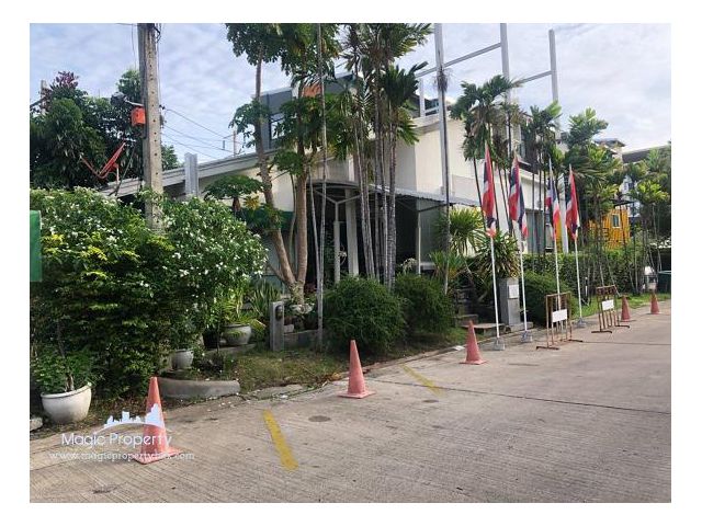 ขายที่ดินในหมู่บ้านทาวน์อินทาวน์ ( Land in Town in Town Village For Sale) ใกล้ถนนหลัก เลียบด่วน เอกมัย- รามอินทรา