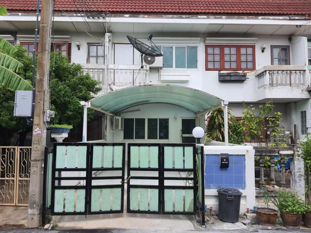 รหัสทรัพย์  2433 ทาวน์เฮ้าส์ หมู่บ้านอยู่ในซอยวัดกู้(ถนนสุขาประชาสรรค์2)
