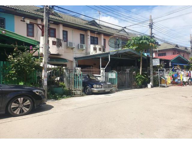 ขาย ทาวน์เฮ้าส์ ลัดดาวัลล์ บางบัวทอง ซอยโรงหยี ถนนบ้านกล้วย-ไทรน้อย อ.บางบัวทอง จ.นนทบุรี