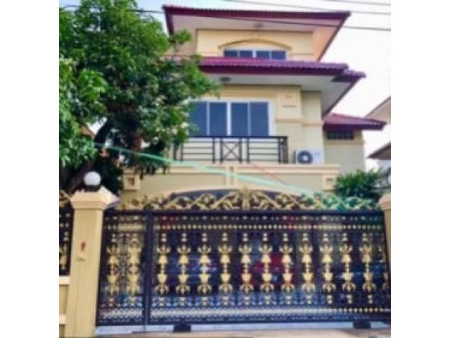 รหัสทรัพย์ B1421 บ้านเดี่ยว หมู่บ้านกรองทอง ศรีนครินทร์