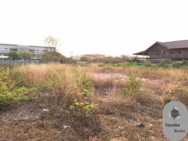 ขายที่ดินชลบุรี 0-1-72.0 ไร่ 4.9 ล้าน