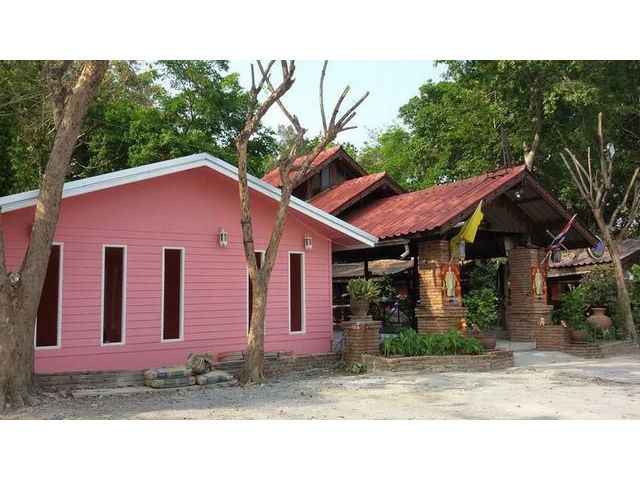 ขายที่ดินเนื้อที่ 2 ไร่กว่า ริมถนนสวนผัก