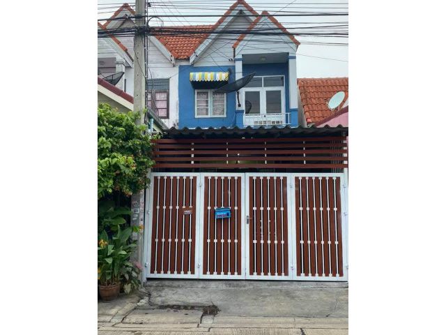 CH0075A ทาวน์เฮาส์ หมู่บ้านโกล์แลนด์ ประชาอุทิศ-คู่สร้าง