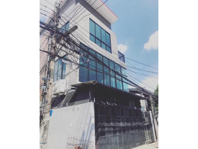 ให้เช่าบ้านเดี่ยว  สไตล์ลอฟต์ ซอยสุขุมวิท81