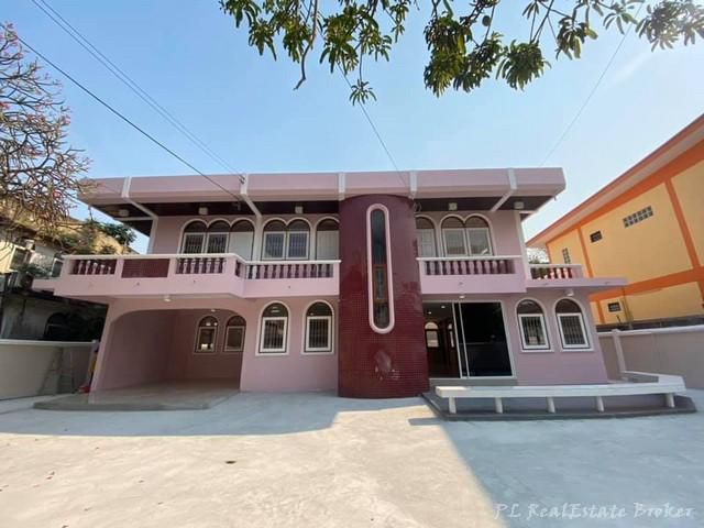 ให้เช่าบ้านเ300 ตรม.ลาดพร้าว101 จอดรถกว่า10คัน