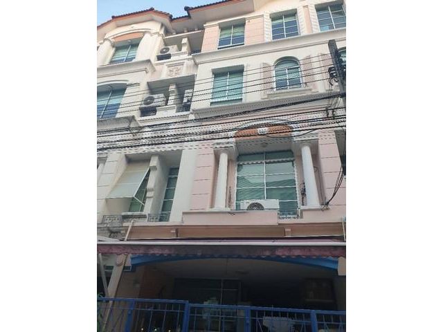ให้เช่าทาวน์โฮม 4 ชั้น บ้านกลางเมือง รัชดา