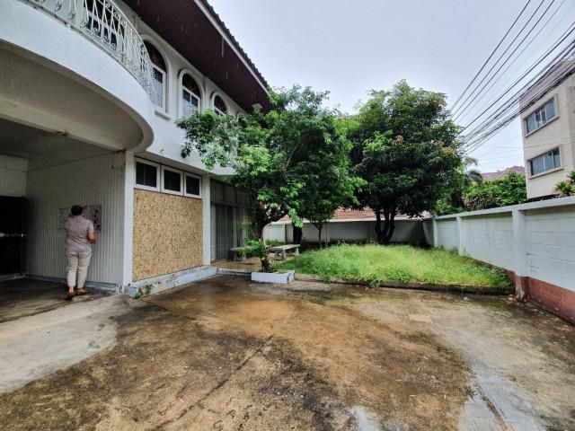 รหัสทรัพย์  2630 บ้านเดี่ยวสุขุมวิท 26  ใกล้ BTS พร้อมพงษ์