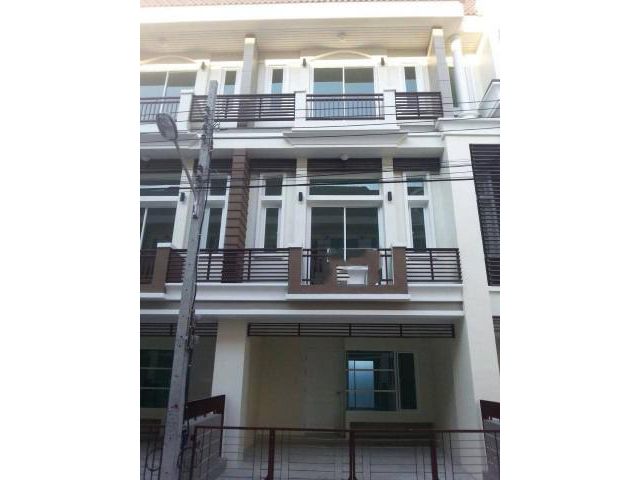 รหัสทรัพย์  2616 ทาว์นโฮม พรีเมี่ยม เพลส นวมินทร์-ลาดพร้าว 101  ใกล้ เดอะมอลล์บางกะปิ