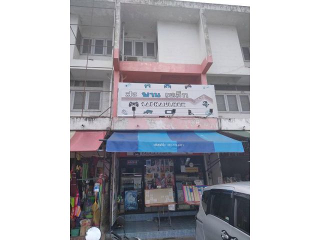 ขายตึกแถว 3 ชั้น 18 ตรว. ถนนเคหะร่มเกล้า ซ.35