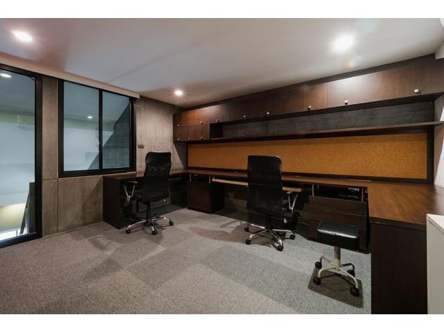 ให้เช่าพื้นที่ 3 ชั้น 116 ตร.ม. style lof ทองหล่อ