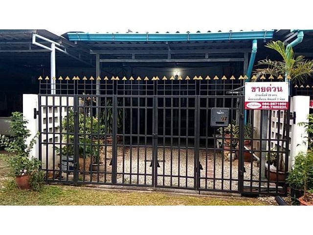 ขายบ้าน 2 ชั้น 29 ตรว. 2 ห้องนอน (แอร์ทั้ง 2 ห้อง) ทำเลใจกลางเมืองสงขลา