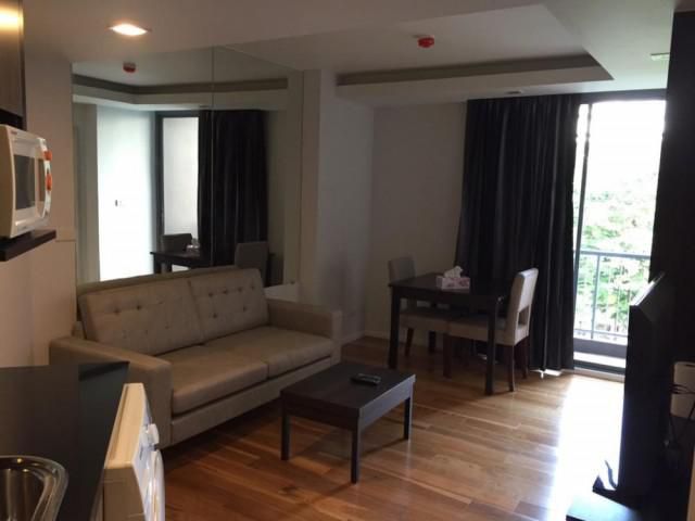 รหัสทรัพย์  2741 Focus Ploenchit Condominium  เฟอร์นิเจอร์พร้อม. เข้าอยู่ได้เลย