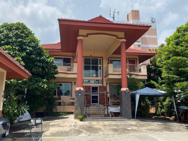 PP414บ้านเดี่ยว2ชั้นมีชั้นใต้ดินซอยศรีนครินทร์ 42 (ซอยสุภาพงศ์)