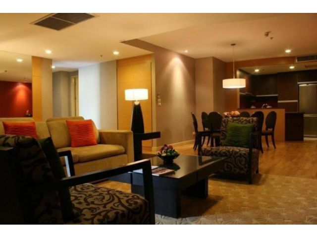 P09CF1704058 Urbana Sathorn 3 Bed 25.5 mb