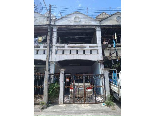 ทาวน์เฮ้าส์ 2 ชั้น 17.9 ตรว. ชุมชนภิณวัฒน์