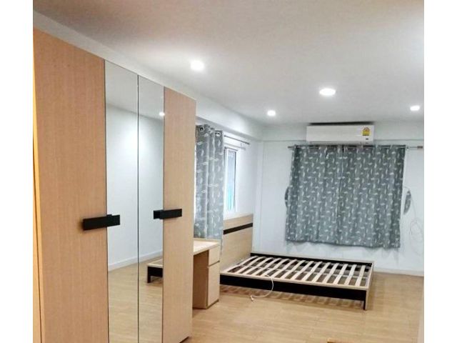 ให้เช่า บ้านพหลโยธิน  2 ชั้น ใกล้  BTS พหลโยธิน 24 ขนาด  30  ตรว  2 ห้องนอน 2 ห้อง น้ำ 1 ห้องรับแขก แอร์ 3 ตัว  จอดรถได้
