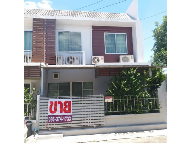 ขายทาวน์เฮ้าส์หลังมุม มบ.เดอะคัลเล่อร์ (อารียา) 23.4 ตรว. ตกแต่งใหม่พร้อมอยู่ โครงการ 1 เพียง 50 เมตร จากถนนติวานนท์