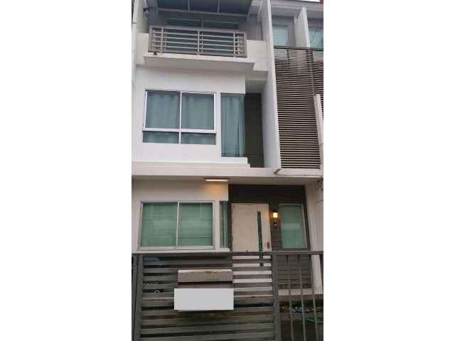 ให้เช่าทาวน์โฮม 3 ชั้น กรุงเทพกรีฑา7 ม.บ้านใหม่