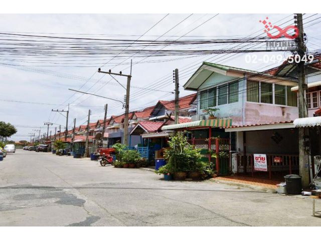 ขายทาวน์เฮ้าส์ 2 ชั้น หมู่บ้านอยู่เจริญ1 ถนนเลียบคลอง4  ใกล้ทางด่วนกาญจนาภิเษก(วงแหวนรอบนอก)