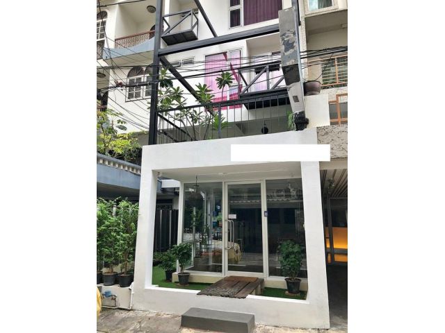 ให้เช่าทาวน์เฮ้าส์ 5ชั้น ถนนสุขุมวิทซอย31