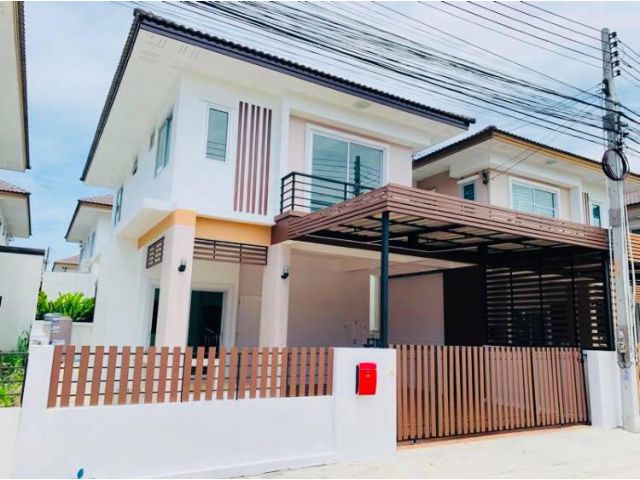 ขาย บ้านแฝด 2 ชั้น 36 ตรว. รีโนเวทใหม่ทั้งหลัง สวยฉ่ำ ใกล้อมตะนครชลบุรี