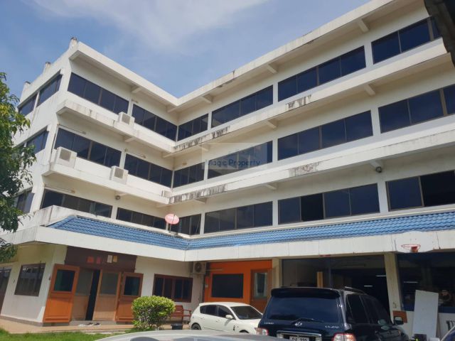 ขายบ้าน (อาคาร) พร้อมที่ดิน 1 ไร่ บนถนนเฉลิมพระเกียรติ ร.9, แขวงหนองบอน เขตประเวศ กทม.