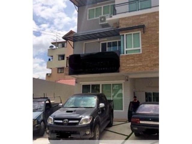 PP429ขายบ้านเดี่ยวสามชั้น โฮมออฟฟิต ซอยลาดพร้าว 110 ติดรถไฟฟ้า