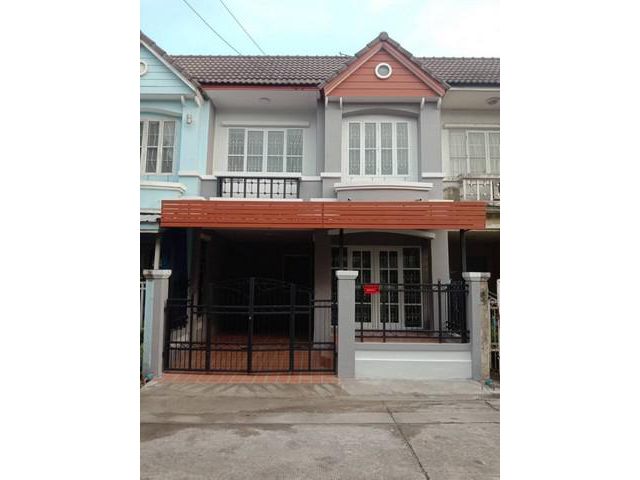 ทาวน์เฮ้าส์ 2 ชั้น ตกแต่งสวย หมู่บ้านบุศรินทร์