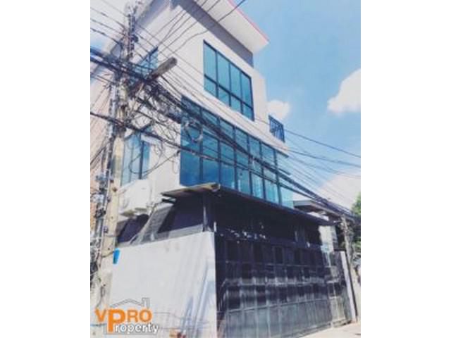 ให้เช่า บ้านเดี่ยว 3 ชั้น หลังมุม สุขุมวิท 81