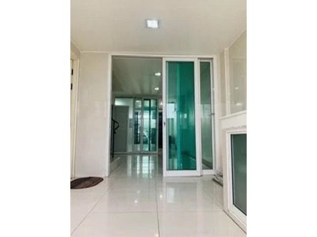 ให้เช่าอาคารพาณิชย์ 4 ชั้นครึ่ง ถนนเจริญนคร ใกล้ไอคอนสยาม เหมาะอยู่อาศัยหรือทำออฟฟิศ