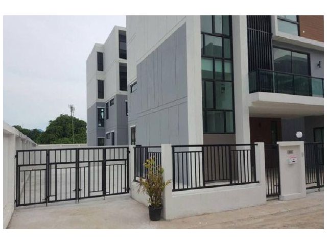 PP439 ให้เช่าอาคารสำนักงาน 4 ชั้น โครงการเดอะเบส ติดถนนกิ่งแก้ว บางนา เข้าซอยกิ่งแก้ว 19 ประมาณ 20 เมตร ตึกใหม่