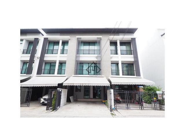ขายบ้าน ทาวน์อินทาวน์ รามคำแหง 3 ห้องนอน สภาพใหม่