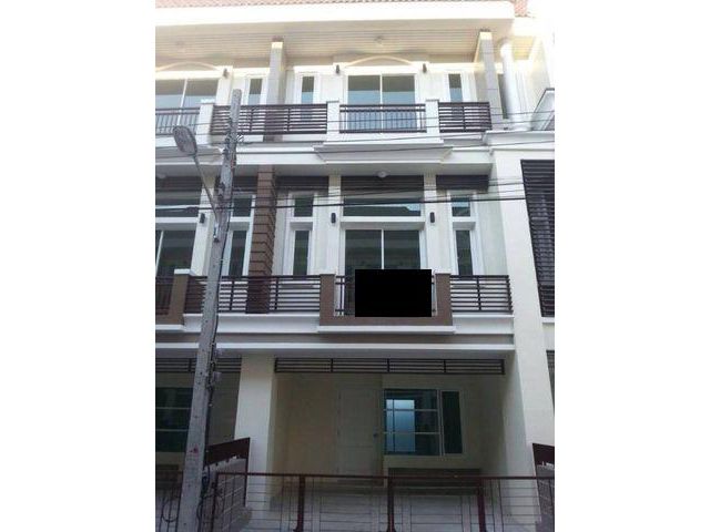 ทาวน์โฮม พรีเมี่ยม เพลส นวมินทร์ – ลาดพร้าว 101