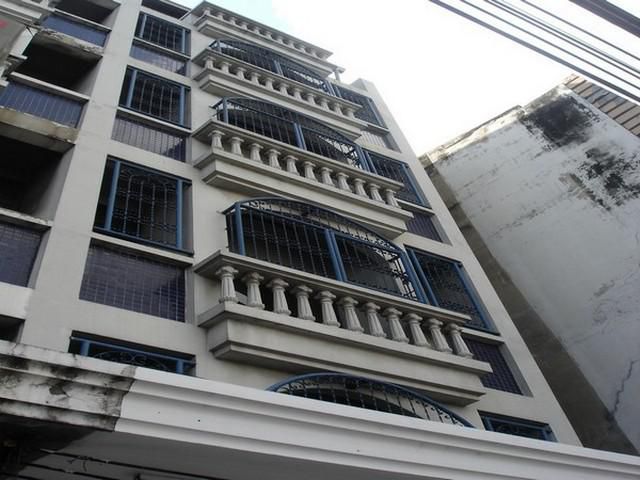 ให้เช่าอาคารพาณิชย์ 4.5 ชั้นติดถนนใหญ่ถนนรามคำแหง