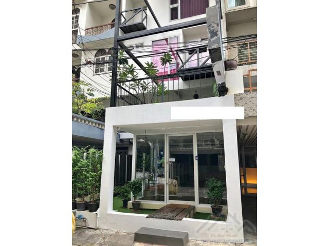 ให้เช่าทาวน์เฮ้าส์ 5 ชั้น 6 ห้องนอน สุขุมวิท 31