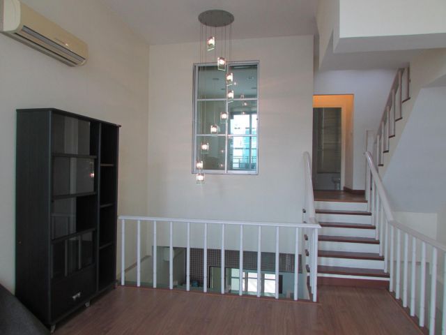 ขายหรือให้เช่าทาวน์โฮม 3 ชั้น หมู่บ้านบ้านกลางเมือง ลาดพร้าว 71 นาคนิวาส11