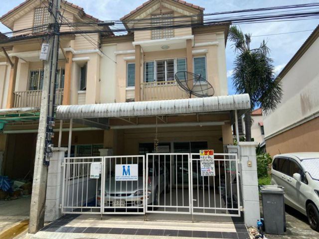 ขายทาวน์เฮ้าส์ 2 ชั้น หมู่บ้านนอร์ธเทิร์นโนวา (รหัสทรัพย์ 202061 )  ต.คลองหนึ่ง อ.คลองหลวง จ.ปทุมธานี ขนาด 23.10 ตรว.