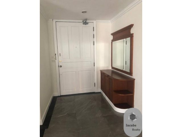 P10CA2001001 Le Raffine Sukhumvit24 4 Bed 43 mb
