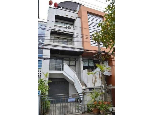 ขายโฮมออฟฟิศ 4 ชั้น 400 ตรม. ย่านพระราม 9