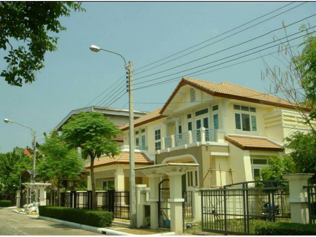 ขาย บ้านเดี่ยว หมู่บ้าน ราชพฤกษ์-สุขุมวิท 103  ถนนเฉลิมพระเกียรติ ร.9
