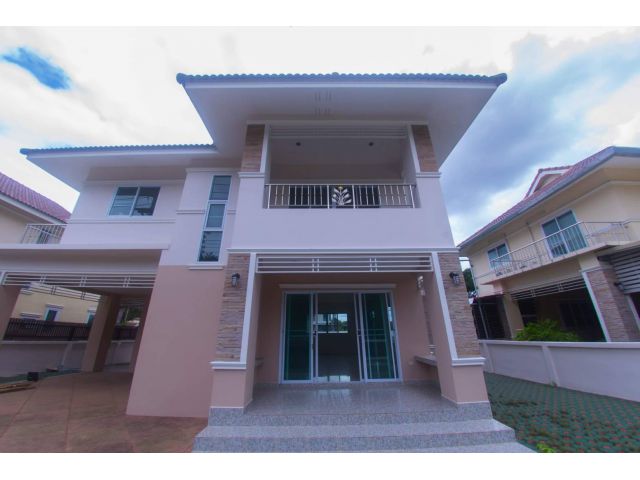 ขายบ้านเปล่า 2 ชั้นสันกำแพง ขายต่ำกว่าราคาประเมิน