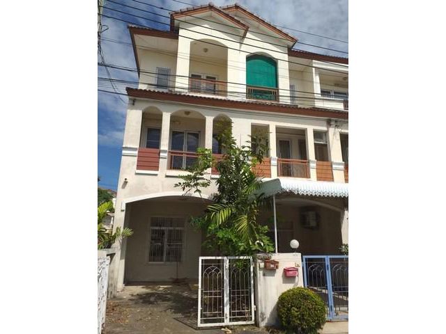 ให้เช่าทาวน์เฮ้าส์ 3ชั้น เดอะ บัลโคนี่ โฮม อุดมสุข