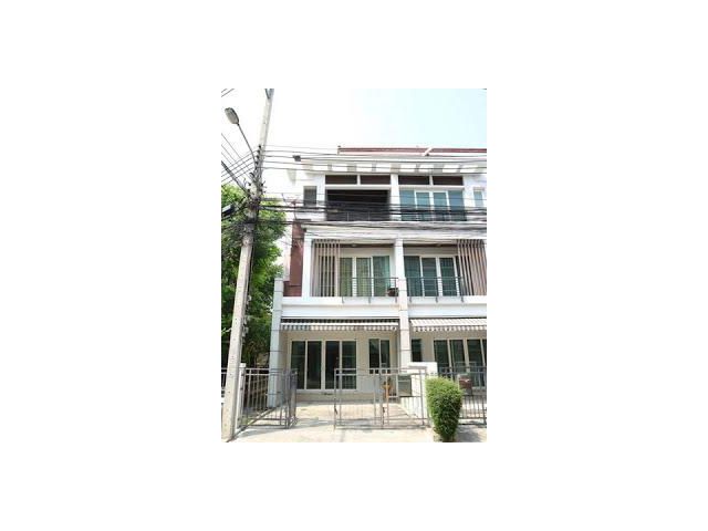 B249 บ้านกลางเมือง เออร์บาเนี่ยน ลาดพร้าว