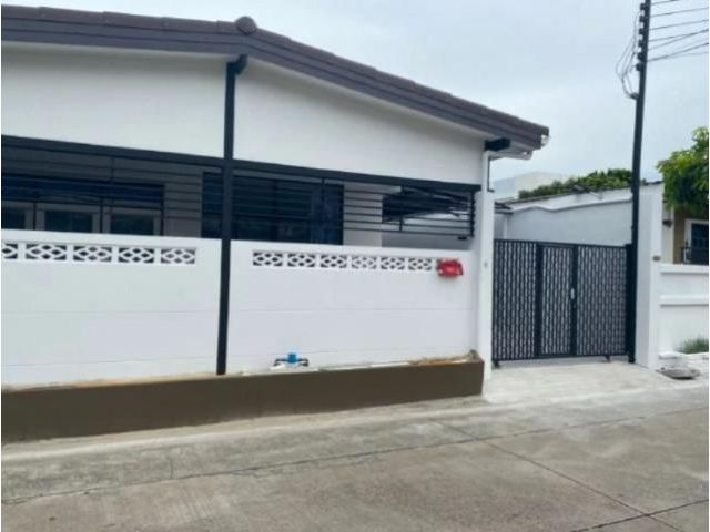 รหัสทรัพย์ 3029 บ้านเดี่ยว ซอยโชคชัย4 แยก36