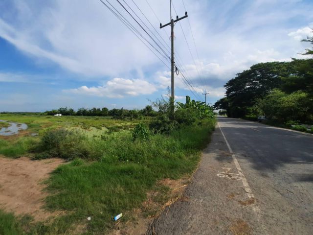 ขายที่ดิน 24 ไร่ ราคาไร่ละ 450,000 บาท ติดถนน 3004 อ.องครักษ์ จ.นครนายก