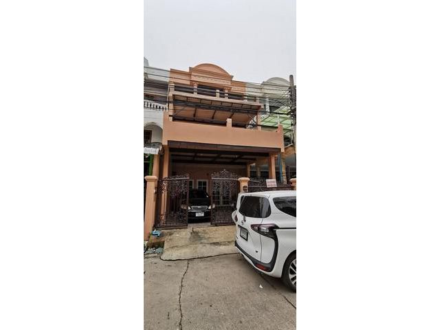 ให้เช่าทาวน์โฮมส์  หมู่บ้านรุ่งเรือง ลาดพร้าว80