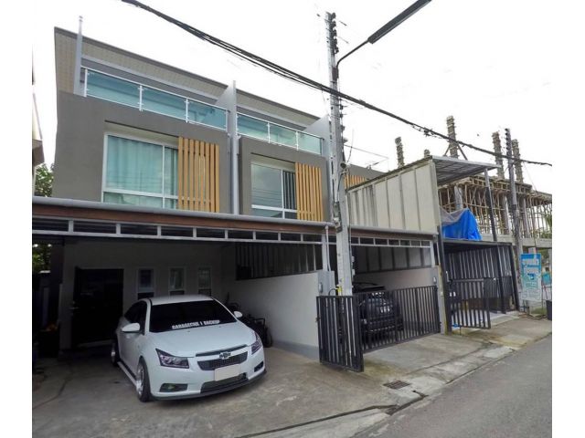 ขายทาวน์โฮม 3 ชั้น  ต.ท่าศาลา