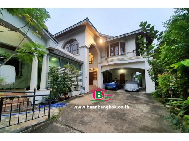 บ้านเดี่ยวหลังใหญ่แปลงริม บ้านสวนซื่อตรง-ลาดพร้าว พื้นที่ใช้สอย 1,000 ตรม. บนเนื้อที่ 231 ตรว.